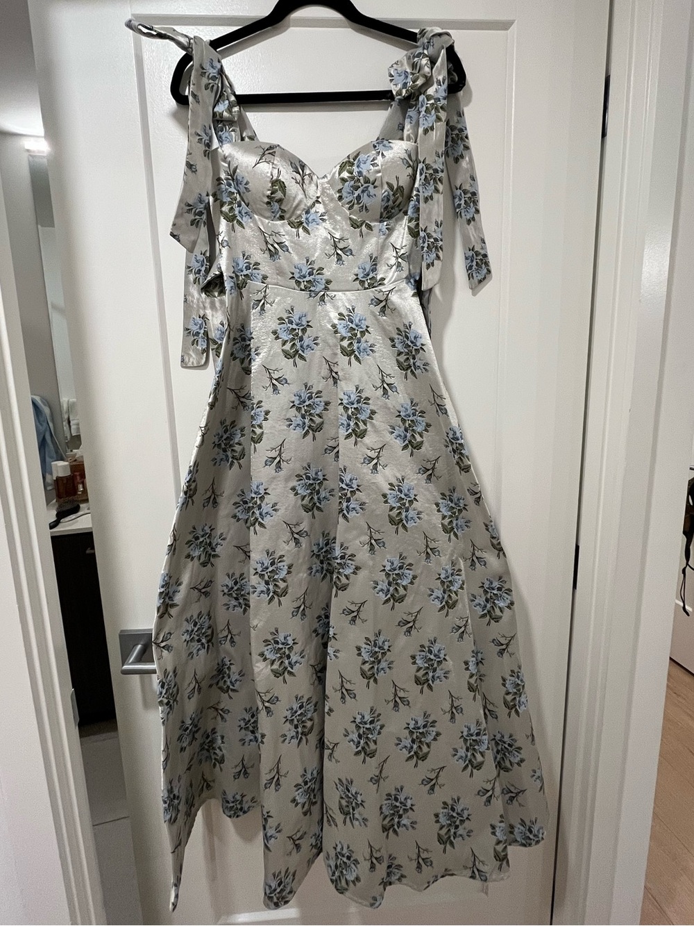 Jackie Jacquard Floral Sweetheart Midi Dress - Picture 5 of 8